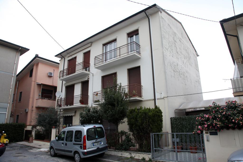 A Casa Di Simone A Viareggio Apartment Exterior photo